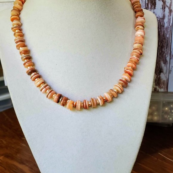 Conch Shell & Pearl Necklace - Picture 4 of 5